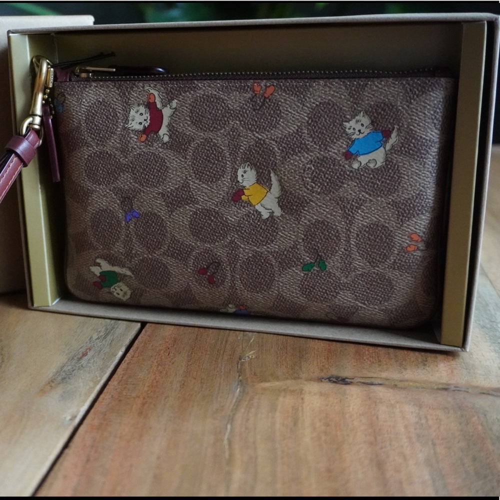 Coach Limited Edition KITTEN MITTENS wristlet - new with tags